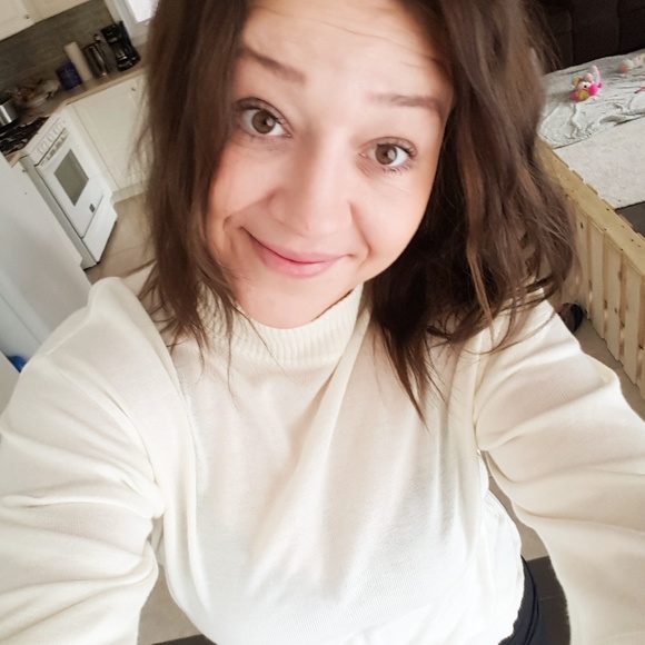 Meet your Posher, Ashley - Picture 1 of 1